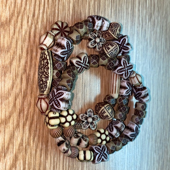 3 hand beaded bracelets. Made by me. - Picture 1 of 5